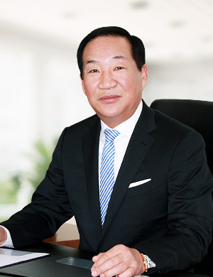 Executive Managing Director & Chairman	 Park Gi-heung